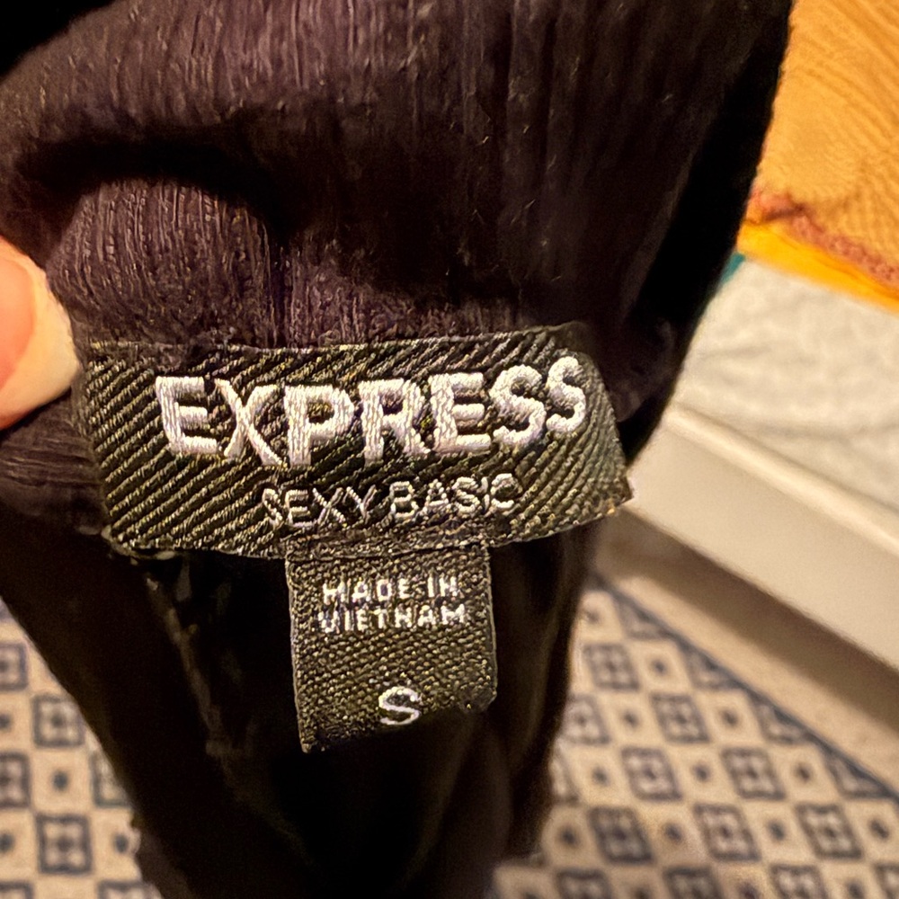 Express Black Short Sleeve Ruffled Open-Front Cardigan - Picture 3 of 3